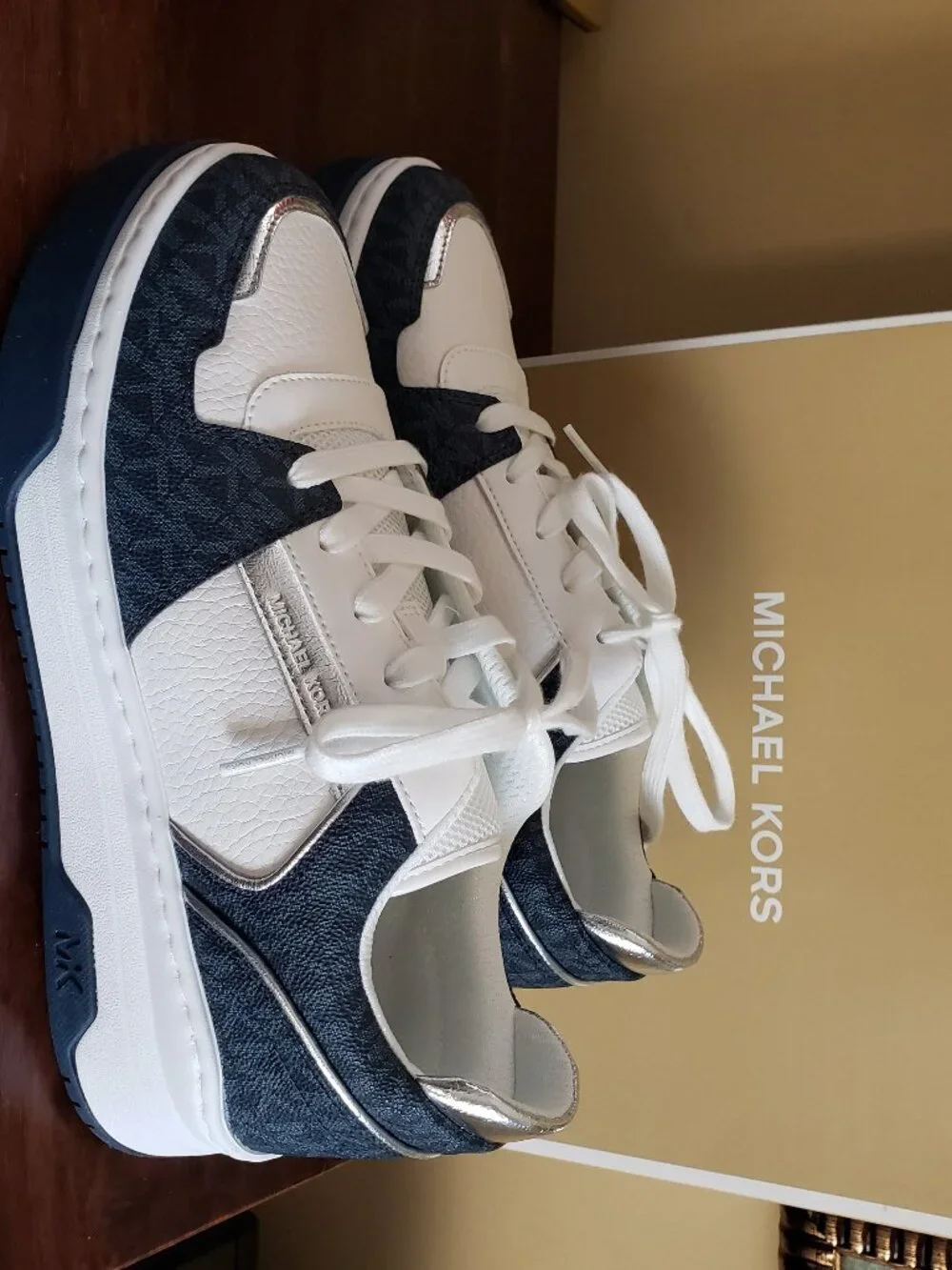 New Michael Kors Lexi Women's Sneaker/Color Admiral Blue/ 9.5M w/ Mini Belt Bag